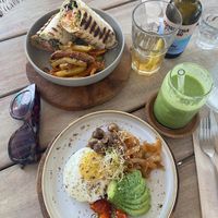 Burrito, brunch and a smoothie at Sama Sama Veggie in Salou