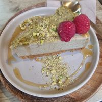 Pistachio cheesecake at Sama Sama Veggie in Salou