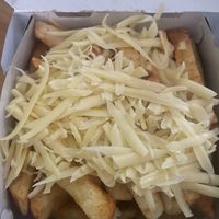 Fries with vegan cheese   at Handwich in Thessaloniki