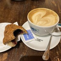 Cappuccino di soia and vegan croissant  at Ben Caffè in Florence