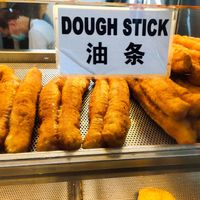 Dough sticks at Tai Wah Cooked Food 大華美食 in Central Singapore