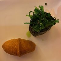 Tofu zakje en zeewier sushi   at Shinzo in Tilburg