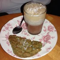 Verrine of chocolate, nuts and fruits with a cracker with cardamom at Les Amants du Marche in Pau