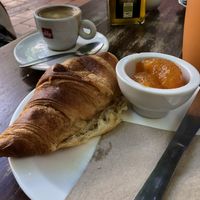 Vegan croissant with peach jam  at El Viajero Sedentario in Sevilla