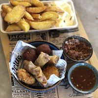 Lekkere ambachtelijke home made snacks en patat.  at VanLeenen in Leens