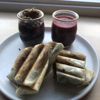 Brunch plate at Café des Habitudes in Montreal
