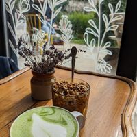 Matcha et pudding chia at Café des Habitudes in Montreal