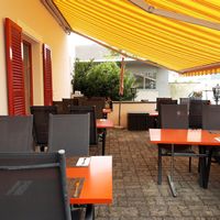 Outdoor seating at Kaschmir in Frick