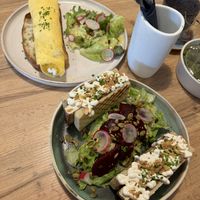 Omelette and tofu sandwich   at Br00m44 in Zagreb