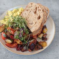 Tofu scramble and veggies for about 11 euros at KLYO - Alte Münze in Graz