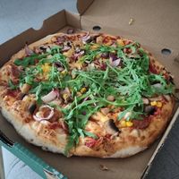 Pizza Primavera Vegana at Trenta Pizza in Bucharest