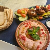 Kann man definitiv hingehen, aber da es generell viel gutes Essen in der Gegend gibt kein 2tes Mal. at Restaurante Damasco in Cordoba