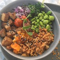 Maria power bowl : rice base, tempeh, butternut, edamame, red onion, fried onion at Maria Food Hub in Lisbon