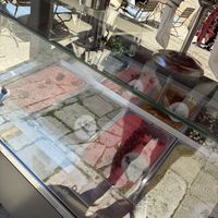 Neueröffnung auf dem Markt vor der Kirche.  at Cattarissimo in Kotor