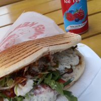 Vegap mit Eistee at Emirdağ-Kebabhaus in Aschaffenburg