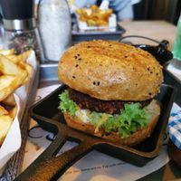 Vegan fish burger with fries. at Wirtshaus im Tutzinger Hof in Starnberg