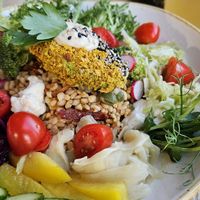 Poke bowl at Torve-Hallen.dk in Soenderborg