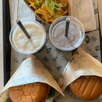 VegSec, BIG, chilicheezefries and milkshakes at VINCENT - Hauptbahnhof Hamburg in Hamburg