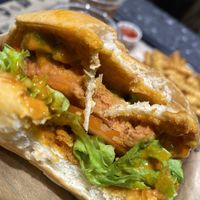 Cheesy one #Veganuary at VINCENT - Hauptbahnhof Hamburg in Hamburg