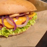 Cheeseburger at VINCENT - Hauptbahnhof Hamburg in Hamburg