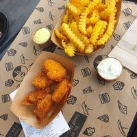 Nuggets and Fries with remoulade and mayo at VINCENT - Hauptbahnhof Hamburg in Hamburg