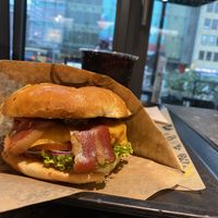 Burger with „bacon"  at VINCENT - Hauptbahnhof Hamburg in Hamburg