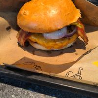 Double smash with extra bacon at VINCENT - Hauptbahnhof Hamburg in Hamburg