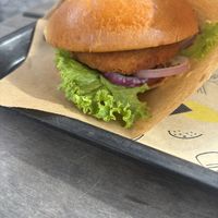 "Chicken” burger  at VINCENT - Hauptbahnhof Hamburg in Hamburg