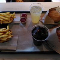 Chicken burger and supreme burger at VINCENT - Hauptbahnhof Hamburg in Hamburg