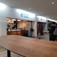 Standing tables at Oh My Greek in Winterthur