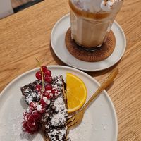 Zupfkuchen and Pumpkin Spiced Latte at Glückskind in Rostock