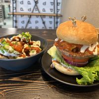 BBQ quack burger and Buffalo cauliflower wings #Veganuary at PlantPub in Cambridge