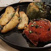 Gevulde tomaat en paprika at Manifesto in Kalymnos