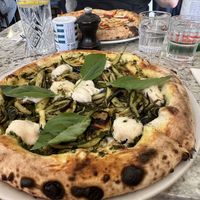 vegan verde pizzaa  at Chicago Trattoria in Brussels