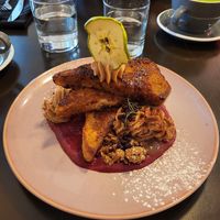 Pain doré "dirty chai" at SAUG.E cuisine végane in Sherbrooke