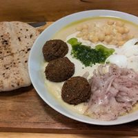 hummus completo (hueco opcional) y pita riquísima at Falafeleria - Lavapiés in Madrid