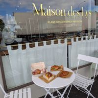 Shop front at Maison des Lys Pâtisserie in Auckland