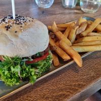 "Veggie burger" without goatcheese and with falafel. (12,90€) at Flori in Eichenau