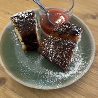 Cake citron pavot au coulis de fraise (vegan et sans gluten)  at La Cartonnerie in Cleon Dandran