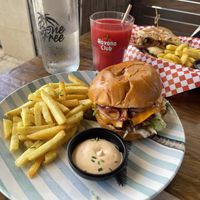 Bone free cheeseburgerr  at Bone Free  in Costa Da Caparica