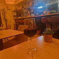 Generous pour of house 🍷 at Bone Free  in Costa Da Caparica