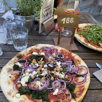 Pizza Pflanzenfresser at Lodenwirt in Obervintl