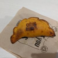 Cheese burger - vegan beef, vegan cheddar cheese at Las Muns - Poble Sec in Barcelona