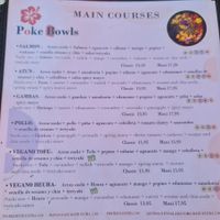 A lot of vegan options (both savoury and sweet) including two customizably vegan poke bowls, a baguette, Tapas and a cake. Owner very nice and welcoming. We tried the heura bowl (p at Ohana Poke & Ice Cream in Mallorca