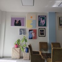 Artsy ambiance at Crisp in Roatan