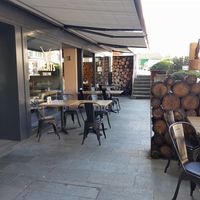 Outdoor seating at Meat's in Aarau