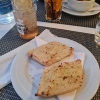 Garlic bread (made with olive oil) at Louro & Salsa in Albufeira