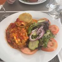 Sweet potato and tofu.It was a smile but really nice flavor! Would come again(he didn’t get vegan option)the waitress got me the vegan garlic bread and vegan gig and sorbet desse at Louro & Salsa in Albufeira