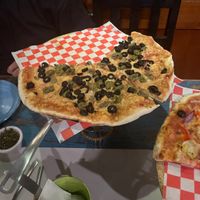 Vegan olive pizza   at Arugula in Puebla