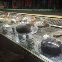 Vitrina de postres at Shangri-La in Merida